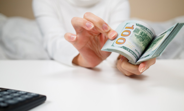 Writers can rake in the money with InVideo. Writers benefit from iInVideo.