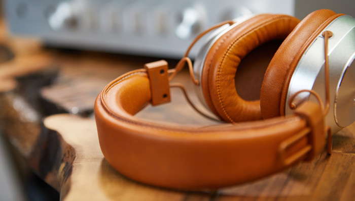 Vintage leather headphones to increase theta brain waves with binaural beats Vintage leather headphones to increase theta brain waves with binaural beats